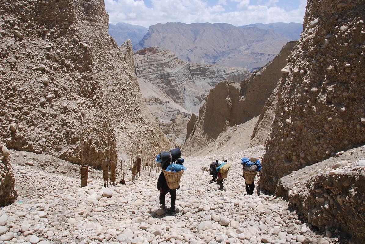 Mustang 01 02 Descending From Tsarang To Kali Gandaki River